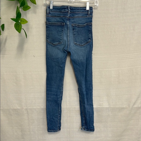 Zara Blue High Rise Jeans - Picture 3 of 4
